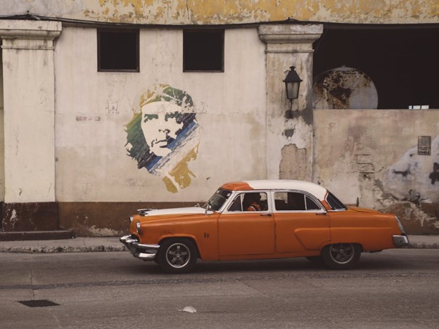 Mỹ áp dụng cấm vận mới, Tổng thống Cuba tuyên bố cứng rắn - Ảnh 1.