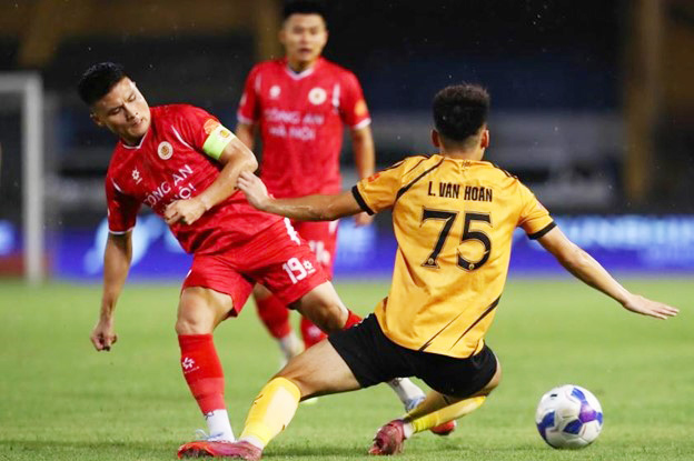 Cầu thủ Quang Hải ch&iacute;nh thức đi v&agrave;o lịch sử b&oacute;ng đ&aacute; Việt Nam- Ảnh 2.