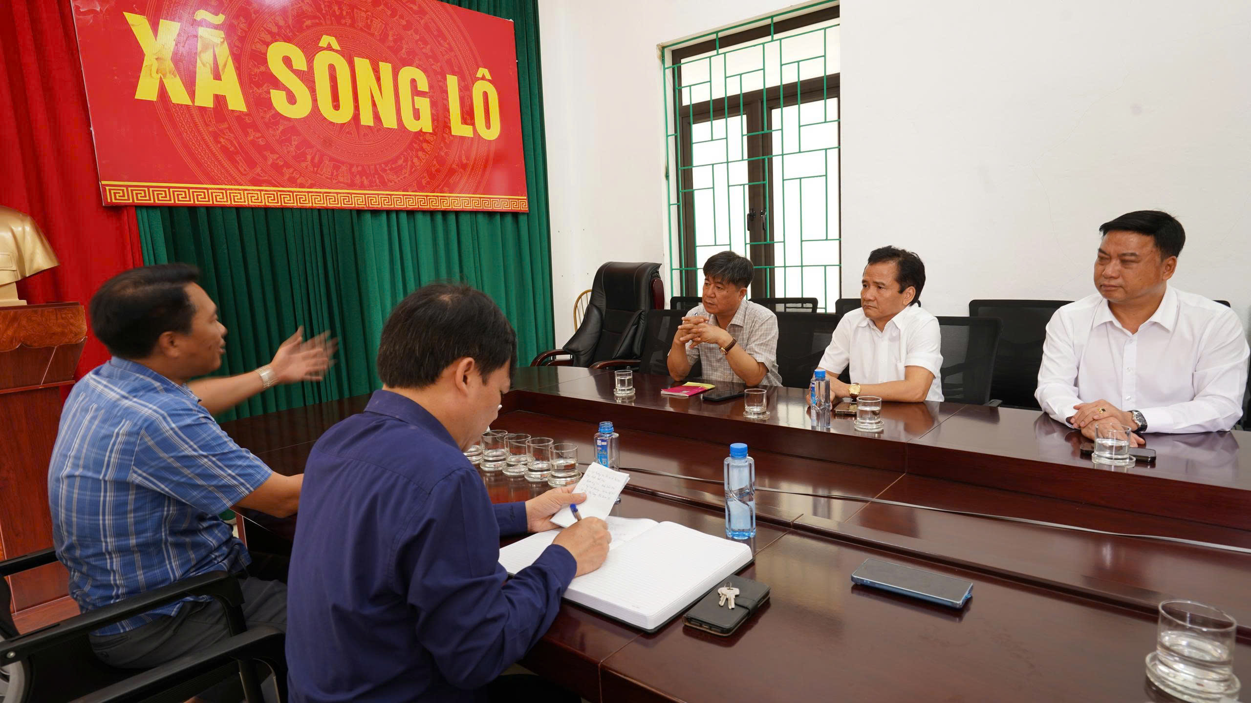 Bộ Y tế thăm hỏi gia đình các nạn nhân vụ đuối nước thương tâm ở Phú Thọ - Ảnh 2.