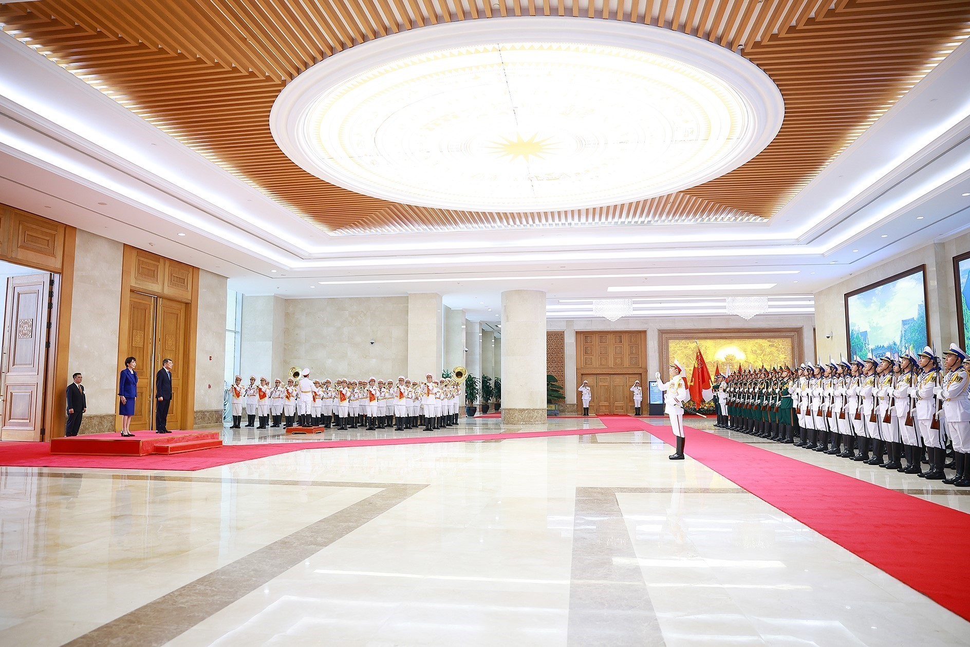 Thủ tướng Lê Minh Hưng chủ trì lễ đón Thủ tướng Nhật Bản- Ảnh 2.