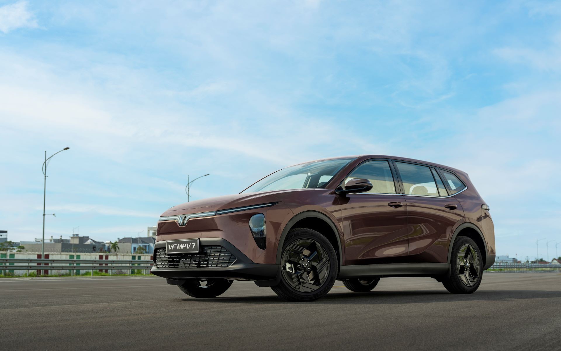Không gian rộng thoáng, tiện nghi đa dạng trên VinFast VF MPV 7