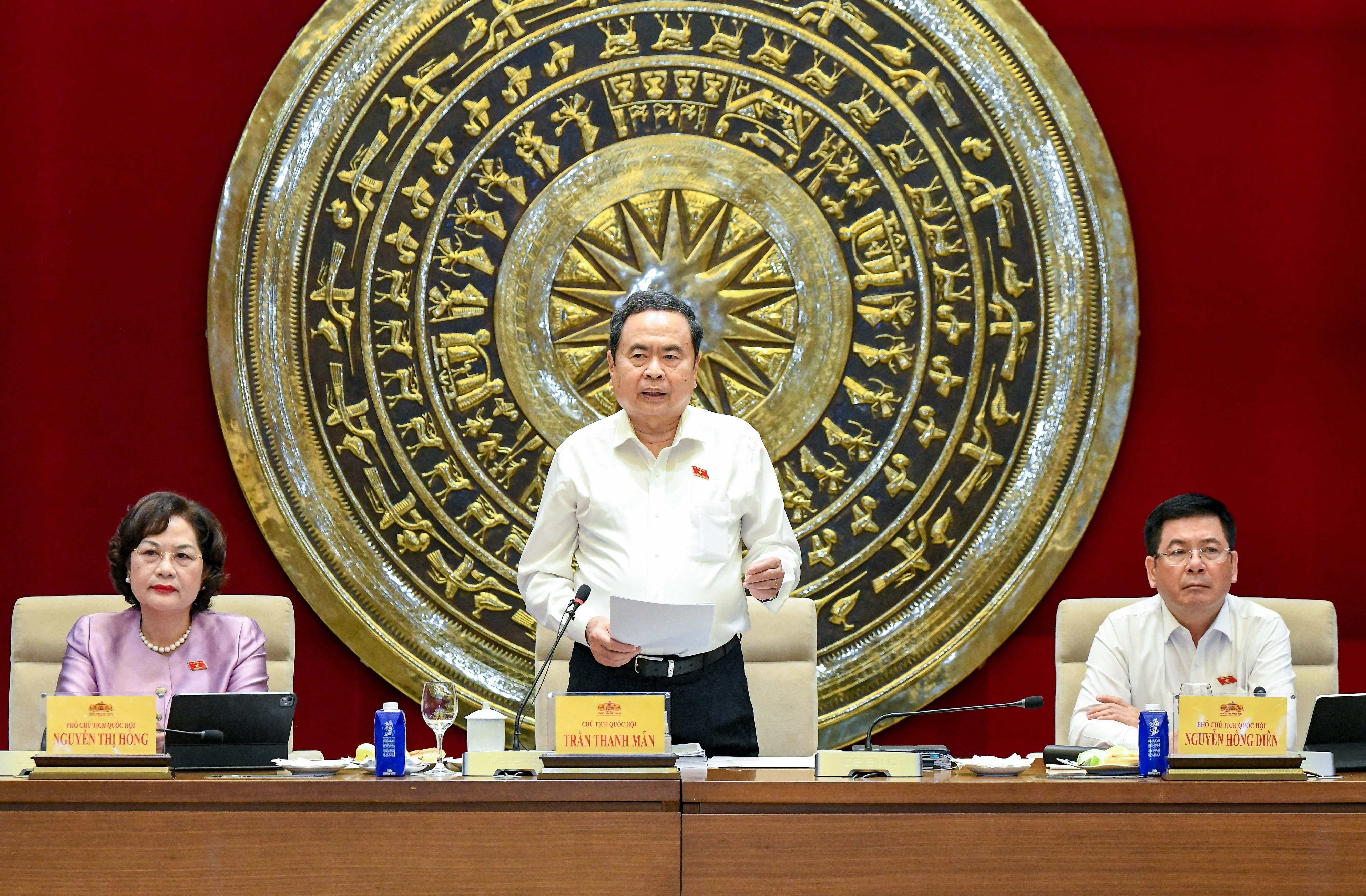 Chủ tịch Quốc hội: Ổn định vĩ mô phải vững, nhưng không được bỏ lỡ cơ hội tăng trưởng- Ảnh 2.