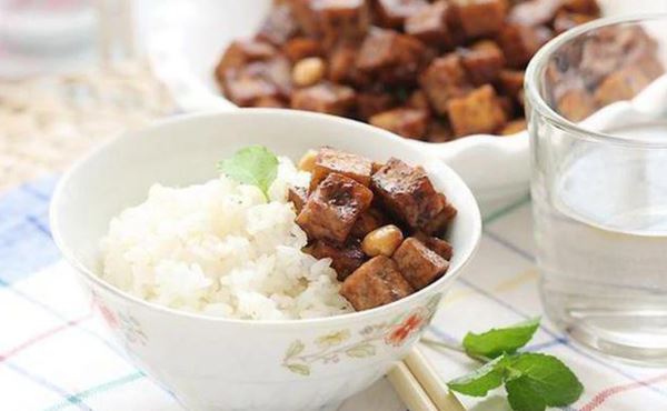 Đi khám sau 1 năm không ăn cơm, người phụ nữ 45 tuổi 