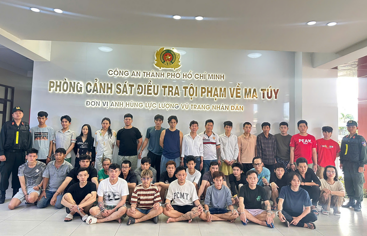 Lời khai ban đầu của ca sĩ Long Nhật, Sơn Ngọc Minh liên quan đến ma túy- Ảnh 1. Lời khai ban đầu của ca sĩ Long Nhật, Sơn Ngọc Minh liên quan đến ma túy- Ảnh 1.