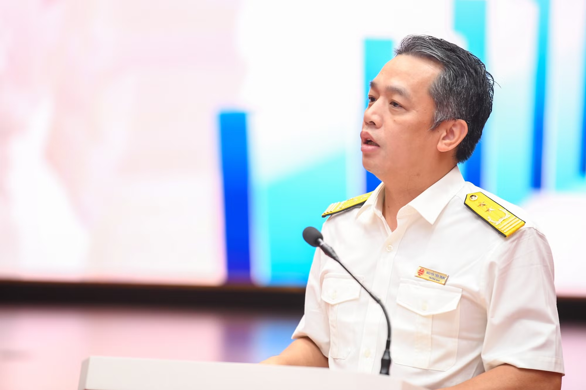 Cơ quan thuế sẽ đối chiếu dữ liệu hóa đơn với dòng tiền ngân hàng - Ảnh 2.