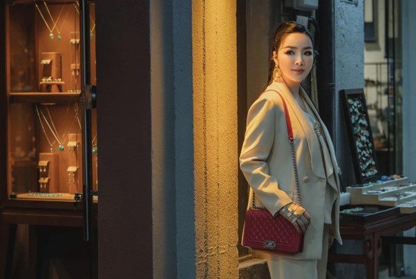 "Phú bà kín tiếng" của Vbiz: Tuổi U60 "xin 1 vé về tuổi thơ" - Ảnh 7.