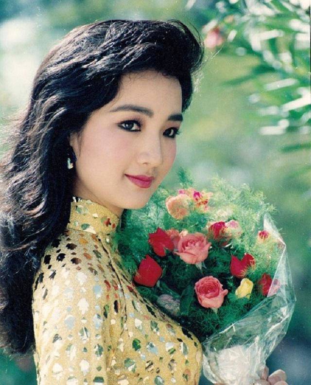"Phú bà kín tiếng" của Vbiz: Tuổi U60 "xin 1 vé về tuổi thơ" - Ảnh 1.
