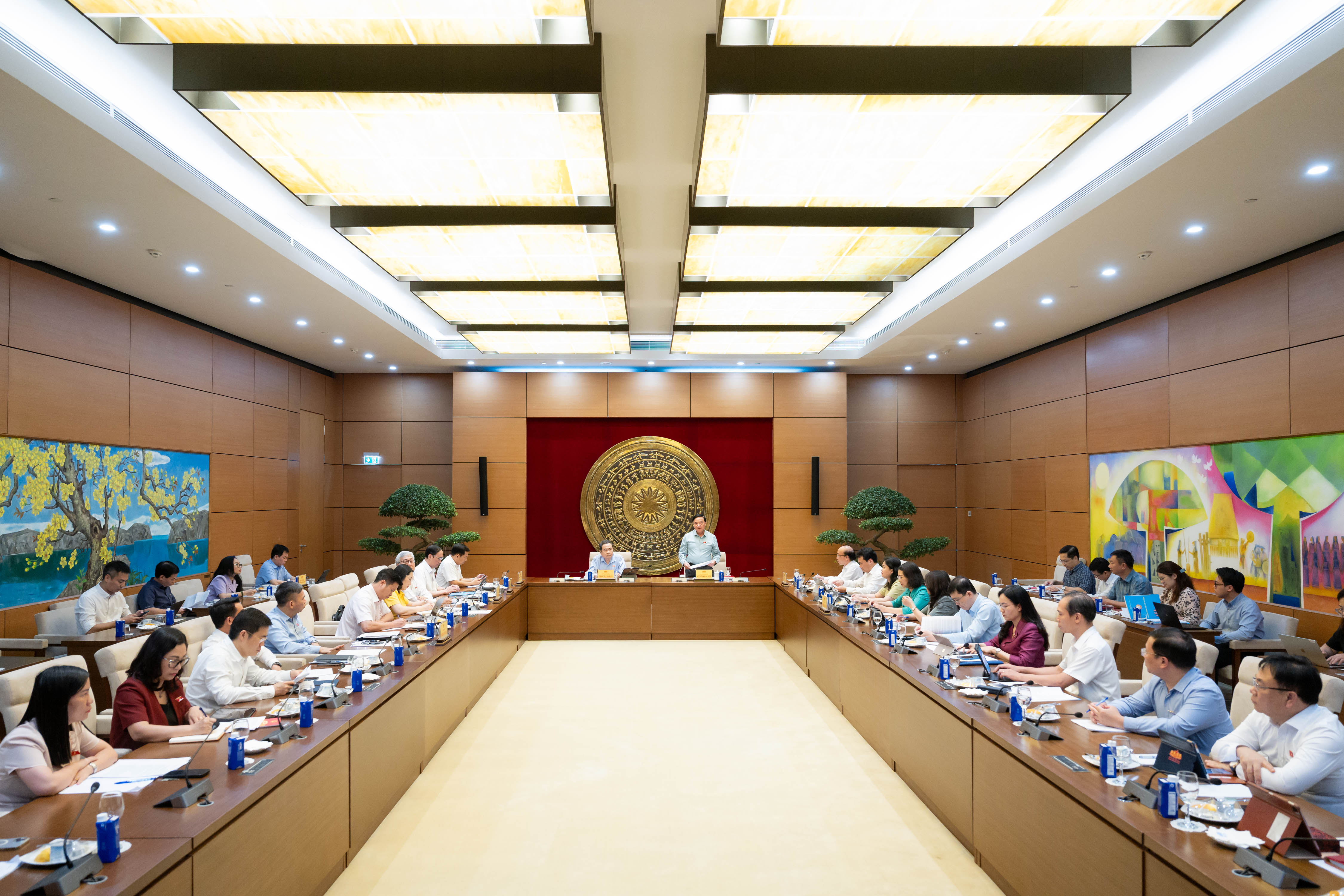 Ủy ban Pháp luật và Tư pháp phải đi đầu trong tư duy pháp quyền - Ảnh 1.