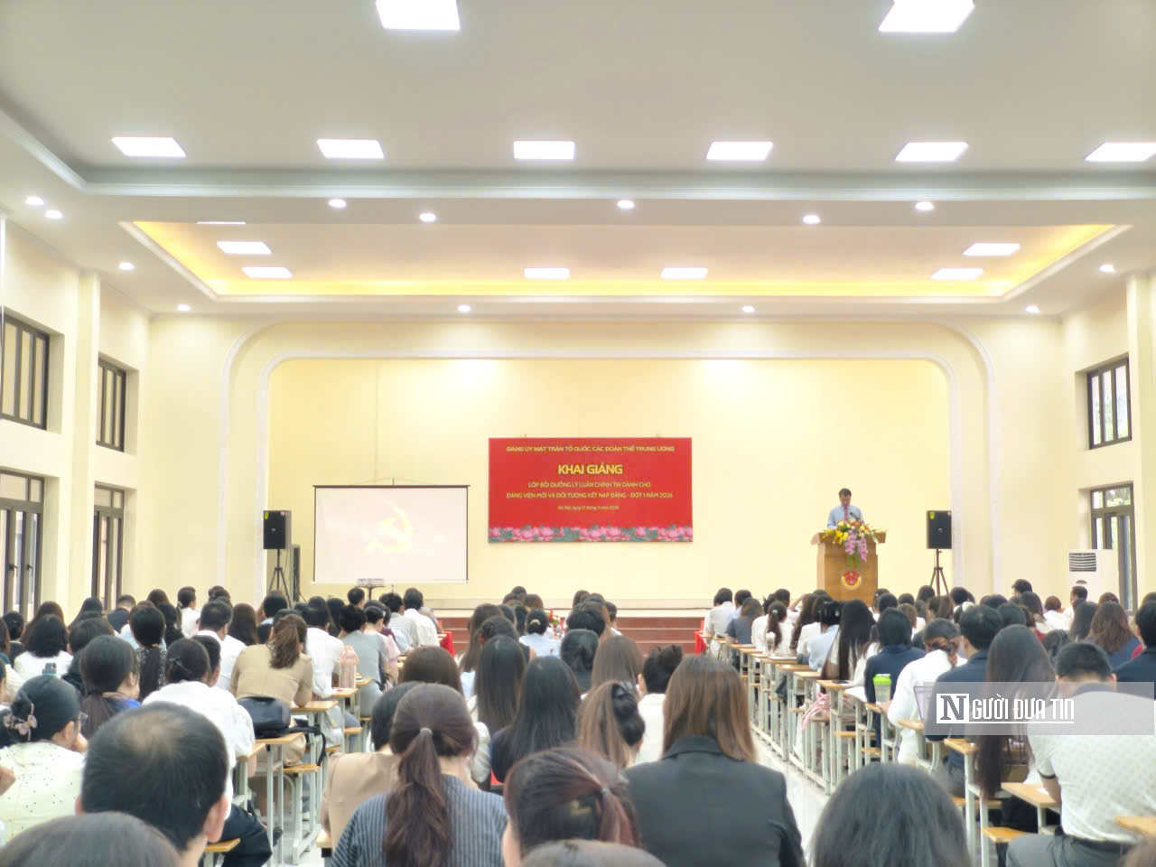 Trang bị nền tảng lý luận chính trị cho đảng viên mới và đối tượng kết nạp Đảng- Ảnh 3. Trang bị nền tảng lý luận chính trị cho đảng viên mới và đối tượng kết nạp Đảng- Ảnh 3.