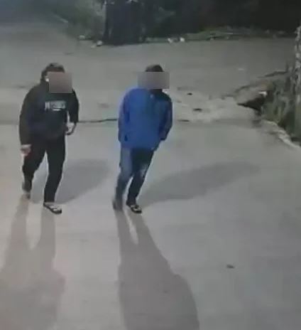 Đang tổ chức đám cưới, cô dâu "sốc nặng" khi chứng kiến chú rể bị cảnh sát bắt giữ - Ảnh 2.