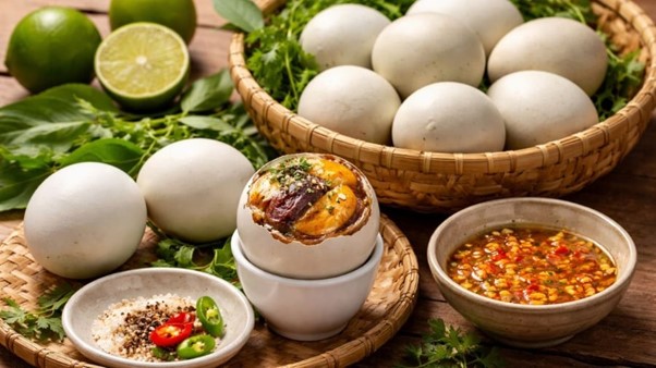 Trứng vịt lộn: Nguồn năng lượng tuyệt vời bổi bổ cơ thể nhưng nhiều người không nên ăn - Ảnh 2.