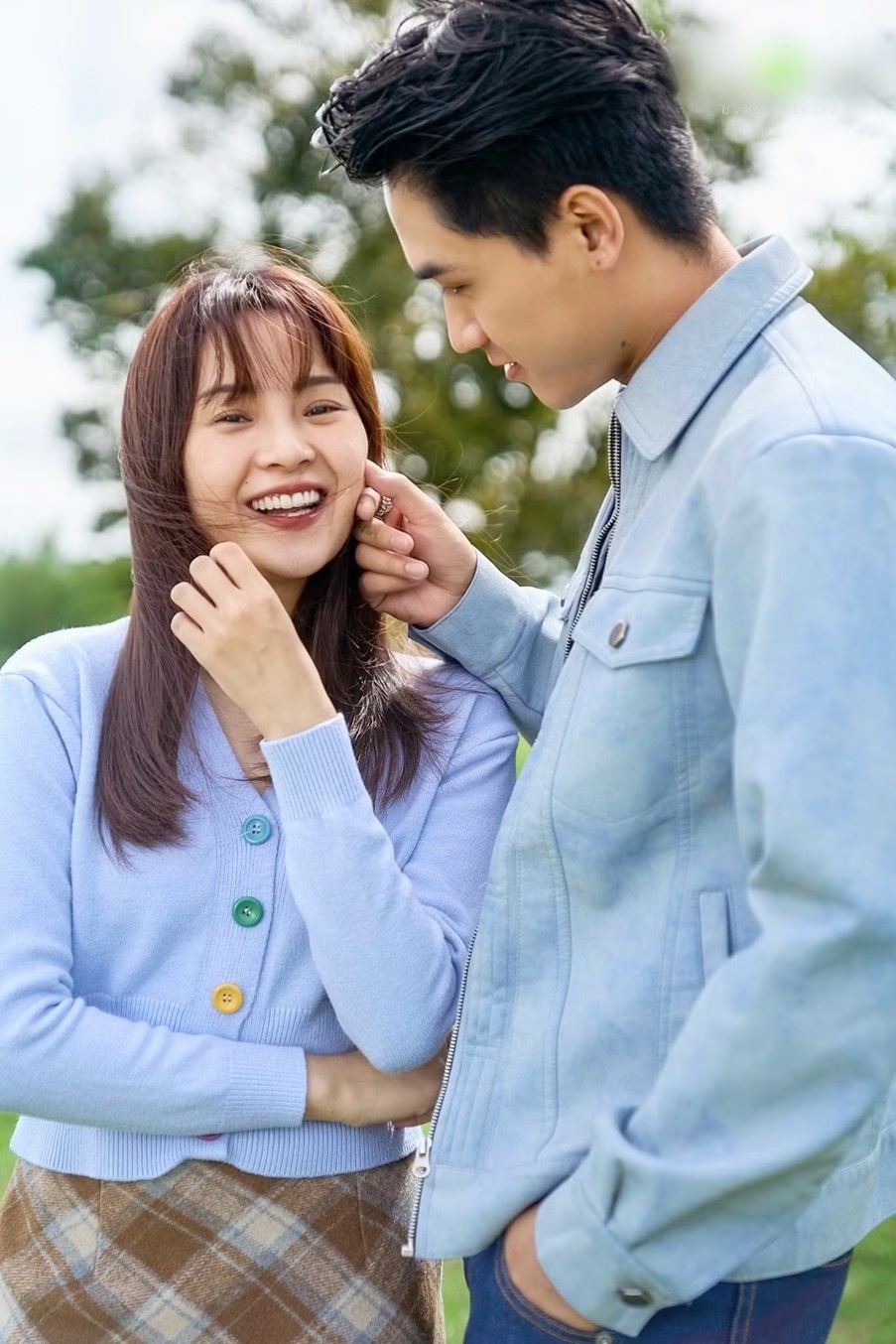 Cặp đôi hot nhất nhì Vbiz: Lộ bằng chứng hẹn hò vì hành động thân mật của nhà gái - Ảnh 6.
