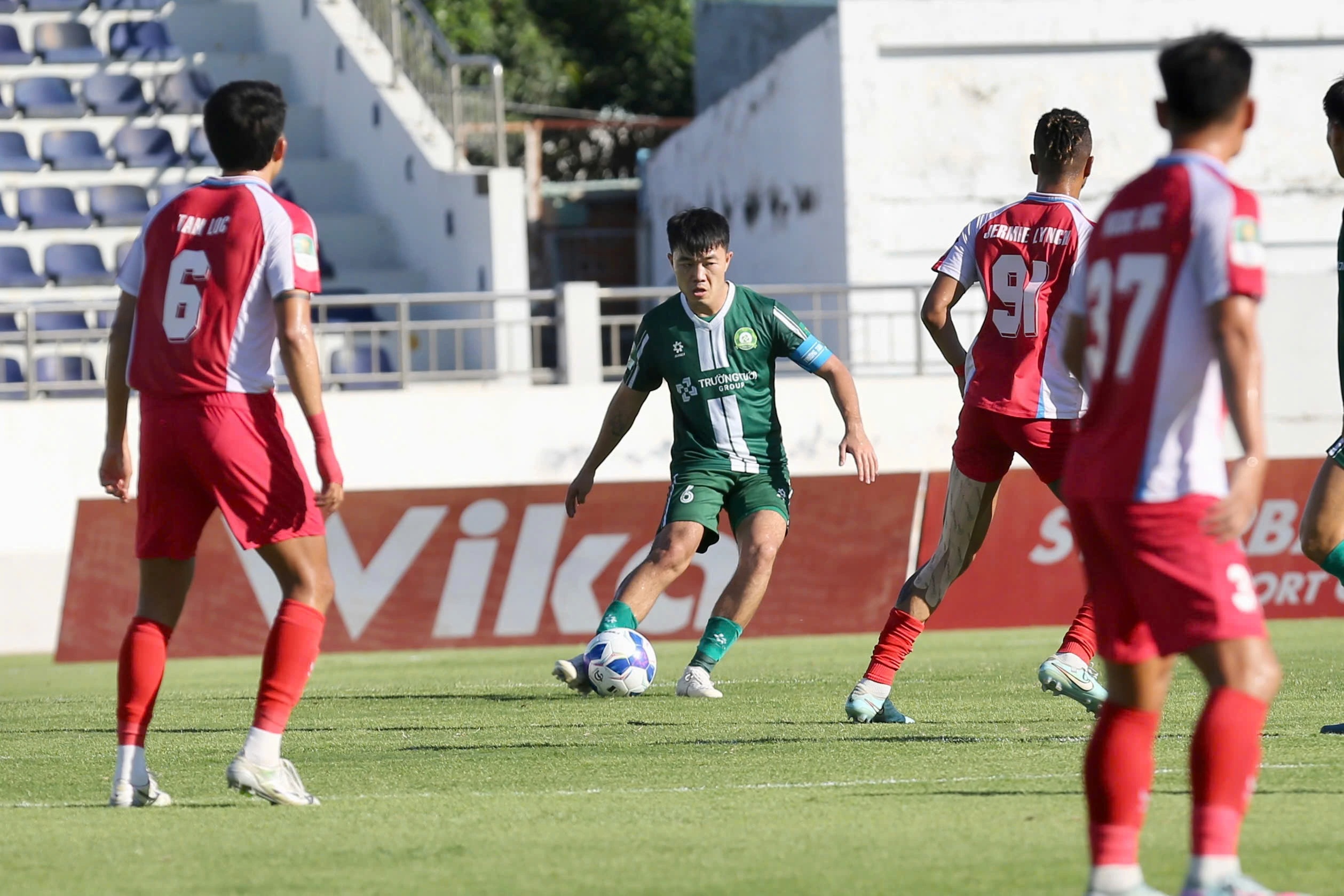 Công Phượng hóa người hùng, Trường Tươi Đồng Nai tiến sát vé lên V-League - Ảnh 1.
