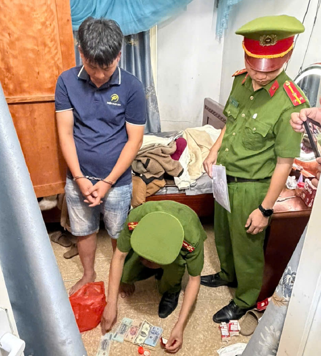 Trộm tiền, v&agrave;ng của h&agrave;ng x&oacute;m rồi chuyển khoản để phi tang vẫn bị c&ocirc;ng an t&oacute;m gọn- Ảnh 2.