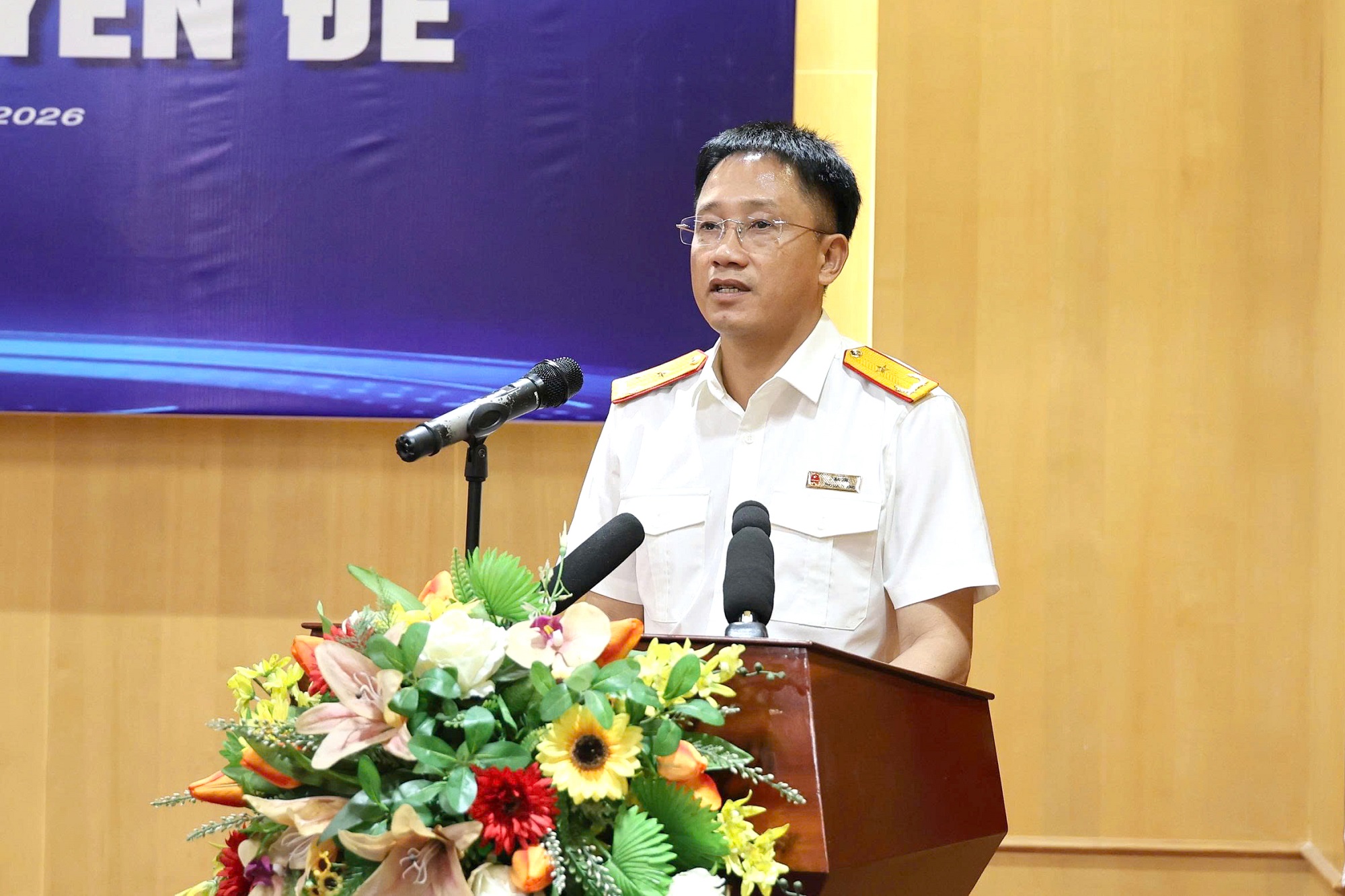 Người dân phản ánh bị hoãn xuất cảnh vì số tiền nợ thuế rất nhỏ, Cục Thuế nói gì? - Ảnh 1.