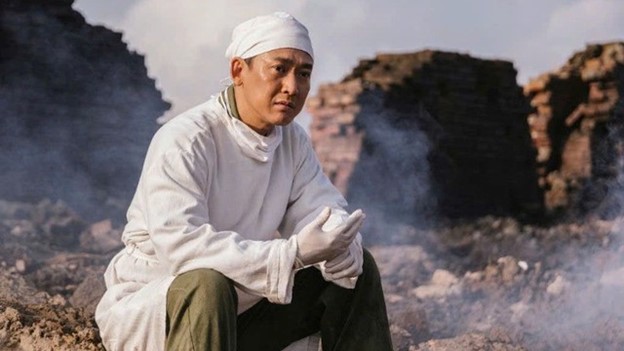 Hứa Vĩ Văn: Sức h&uacute;t tuổi 47 của một "qu&yacute; &ocirc;ng m&agrave;n ảnh Việt" - Ảnh 5.