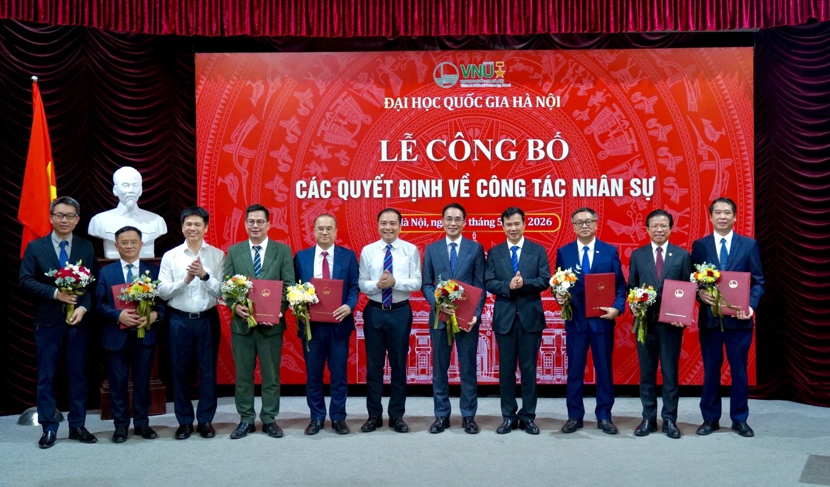 Đại học Quốc gia Hà Nội bổ nhiệm loạt hiệu trưởng, hiệu phó- Ảnh 1. Đại học Quốc gia Hà Nội bổ nhiệm loạt hiệu trưởng, hiệu phó- Ảnh 1.