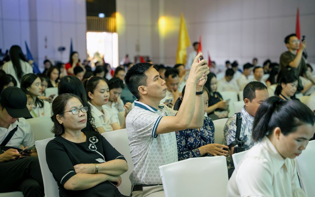 Người Hà Nội đổ về Cần Giờ tìm không gian sống trong lành, 'chữa lành' sức khỏe