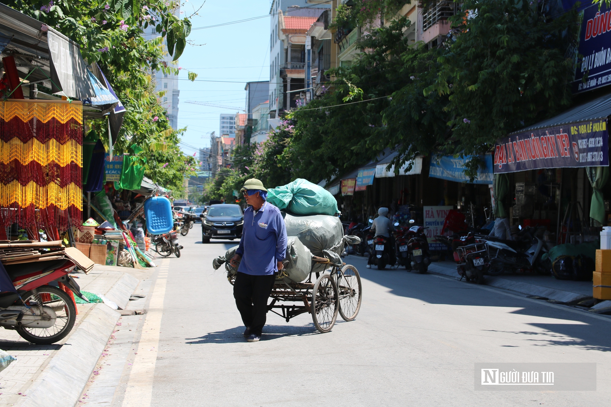 Người lao động kiệt sức mưu sinh giữa chảo lửa miền Trung- Ảnh 24. Người lao động kiệt sức mưu sinh giữa chảo lửa miền Trung- Ảnh 24.