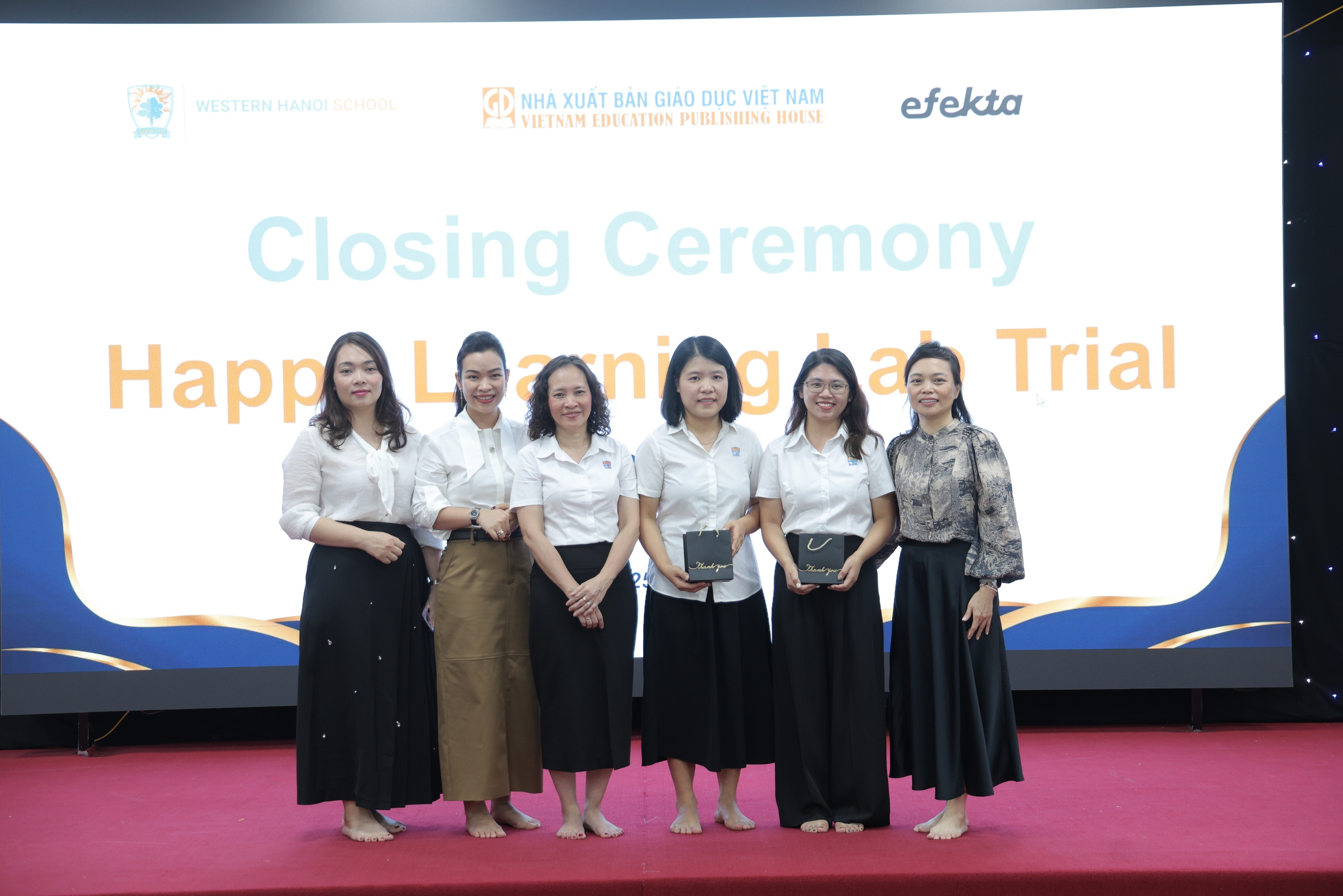 Học sinh hào hứng trải nghiệm học tiếng Anh cùng AI Addie- Ảnh 4. Học sinh hào hứng trải nghiệm học tiếng Anh cùng AI Addie- Ảnh 4.