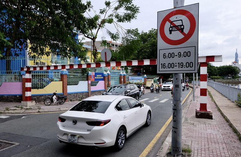 Theo quy định mới nhất, năm 2026, xe ô tô đi vào đường cấm bị phạt bao nhiêu? - Ảnh 1.