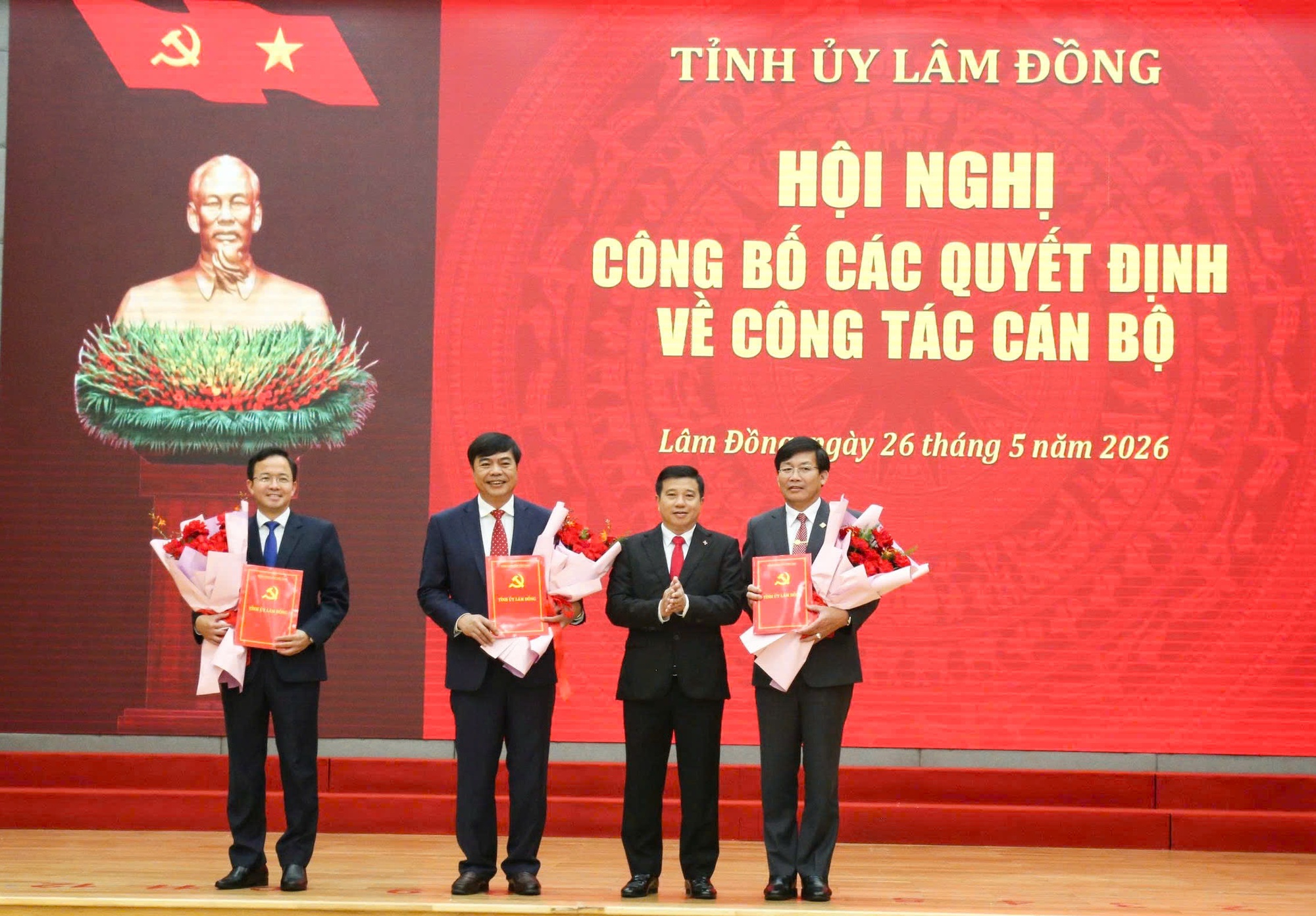 Lâm Đồng điều động, bổ nhiệm nhiều cán bộ lãnh đạo sở, ngành và địa phương- Ảnh 1.