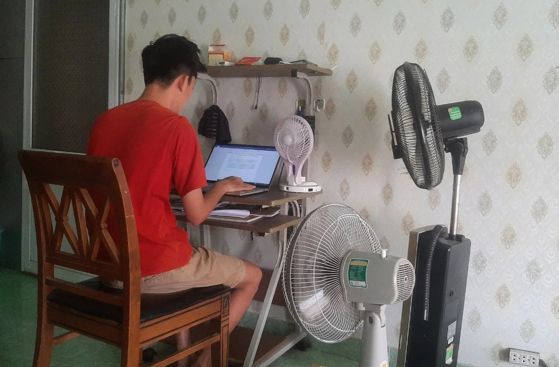EVNHANOI khuyến nghị người dân thực hiện thông điệp “2 bật - 3 tắt” - Ảnh 1.