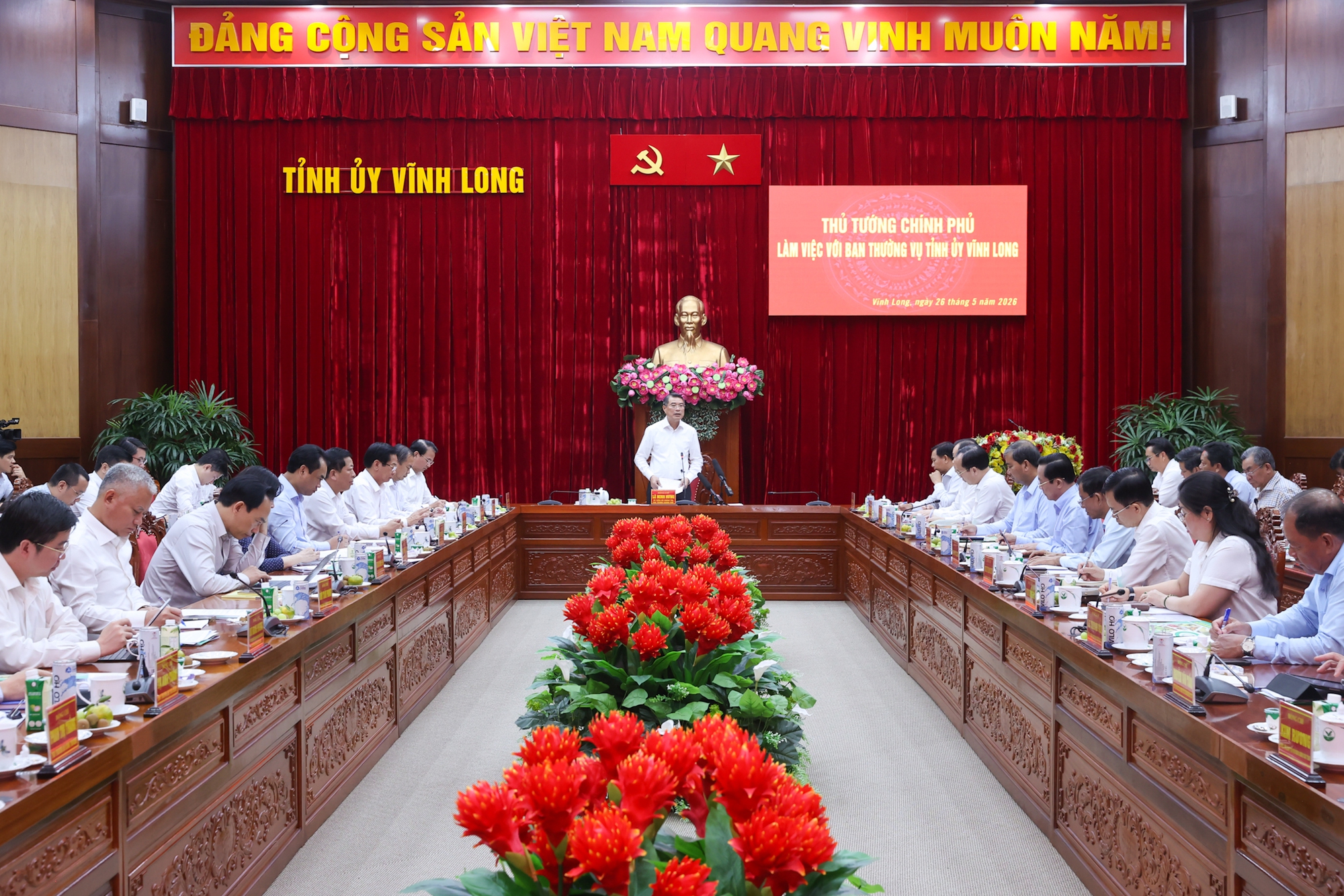 Thủ tướng yêu cầu Vĩnh Long đề xuất Trung ương cơ chế kiến tạo để phát triển - Ảnh 2.