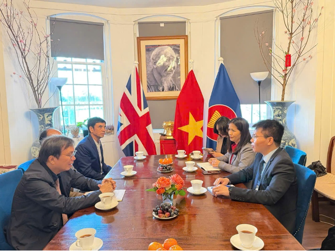 NXBGDVN mở rộng hợp tác quốc tế, thúc đẩy học liệu cho người Việt ở nước ngoài- Ảnh 2. NXBGDVN mở rộng hợp tác quốc tế, thúc đẩy học liệu cho người Việt ở nước ngoài- Ảnh 2.