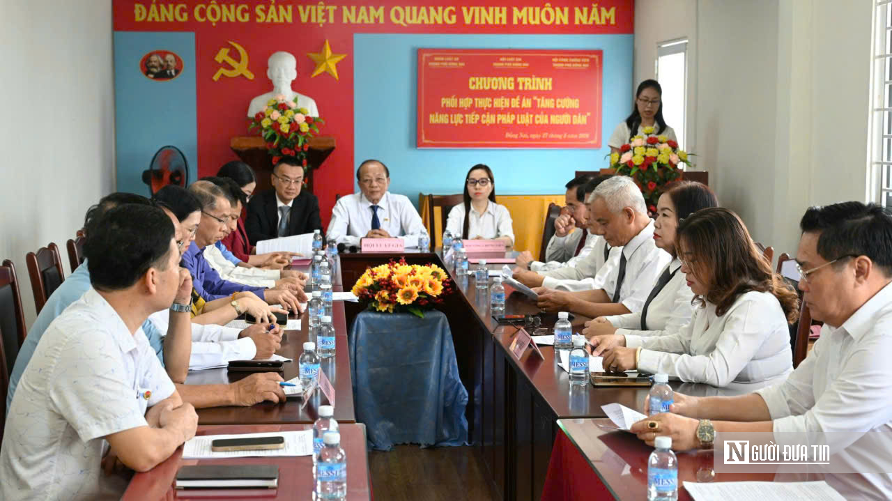 Liên kết sức mạnh luật gia, luật sư và công chứng viên đưa pháp luật đến gần dân- Ảnh 1. Liên kết sức mạnh luật gia, luật sư và công chứng viên đưa pháp luật đến gần dân- Ảnh 1.