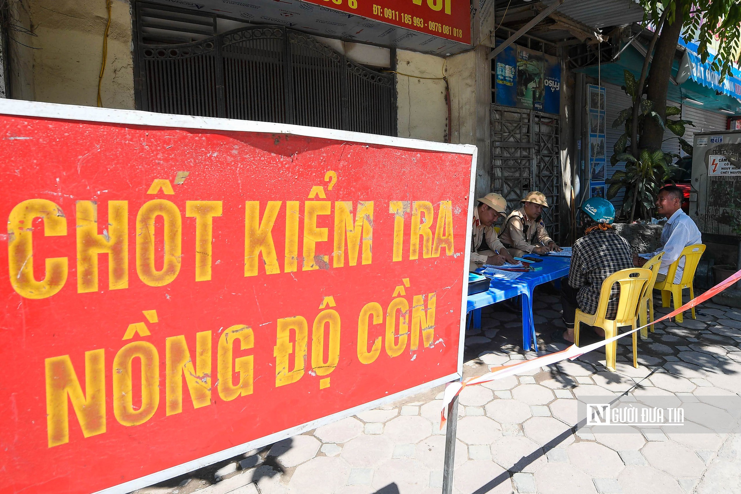 H&agrave; Nội: T&agrave;i xế bị xử phạt 9 triệu đồng v&igrave; uống v&agrave;i cốc bia giải nhiệt- Ảnh 6.