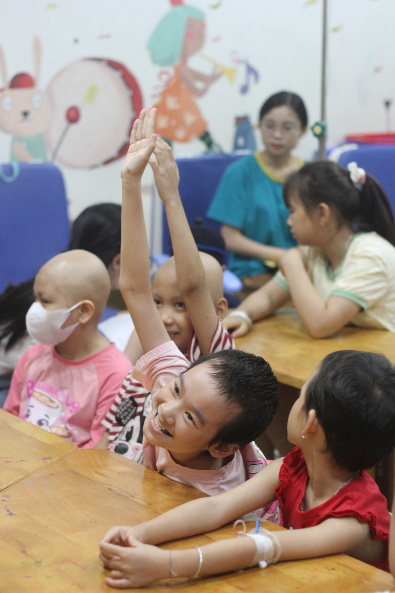 Chắp cánh ước mơ cho bệnh nhi - Ảnh 2.