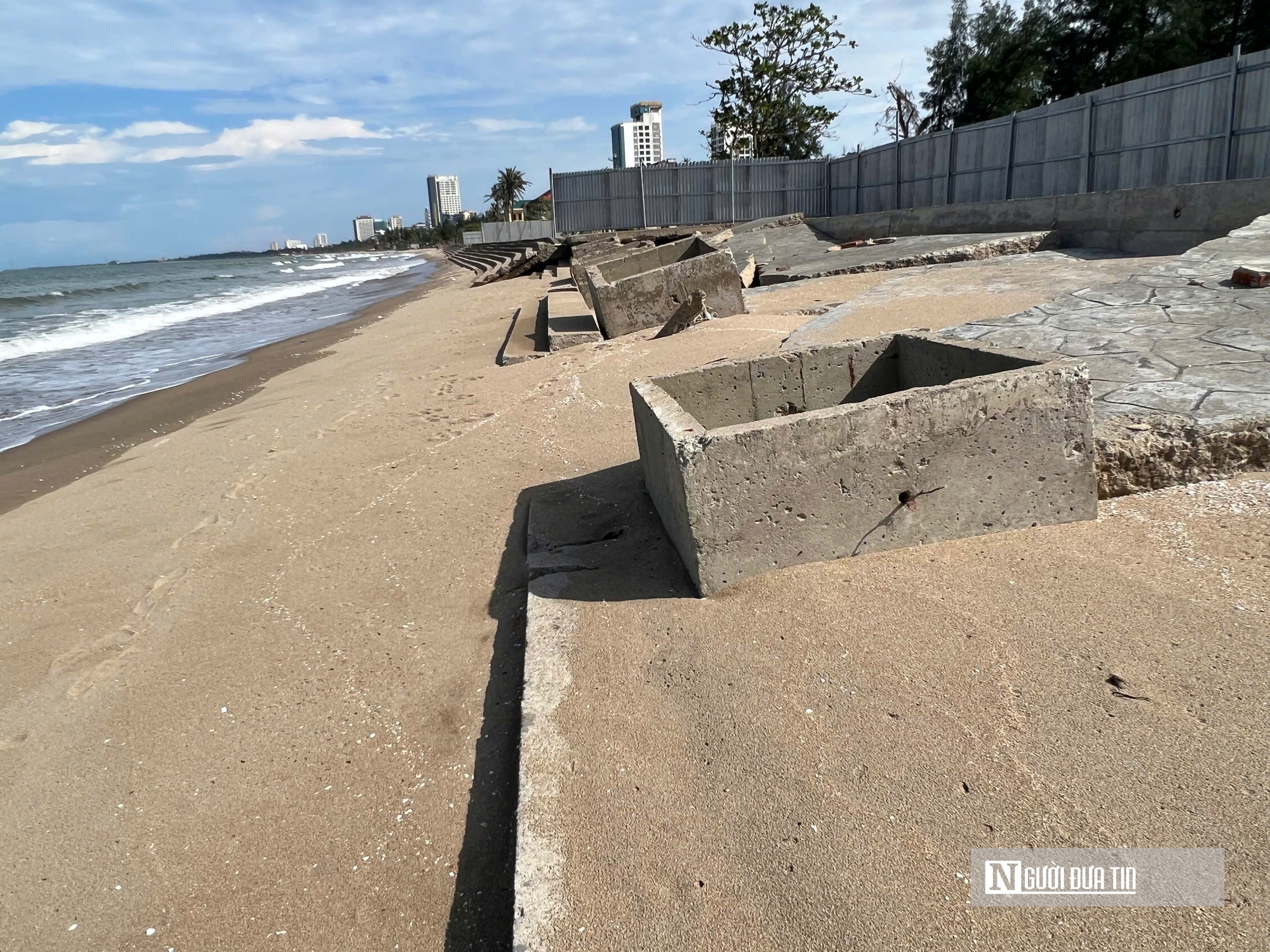 Kè ven biển hư hỏng nghiêm trọng trước mùa mưa bão: Vẫn chờ kinh phí- Ảnh 8.