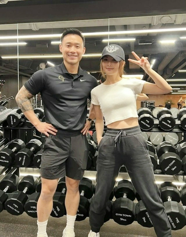 Thái Trác Nghiên kết hôn với "hồng hài nhi" kém 10 tuổi - Ảnh 2.