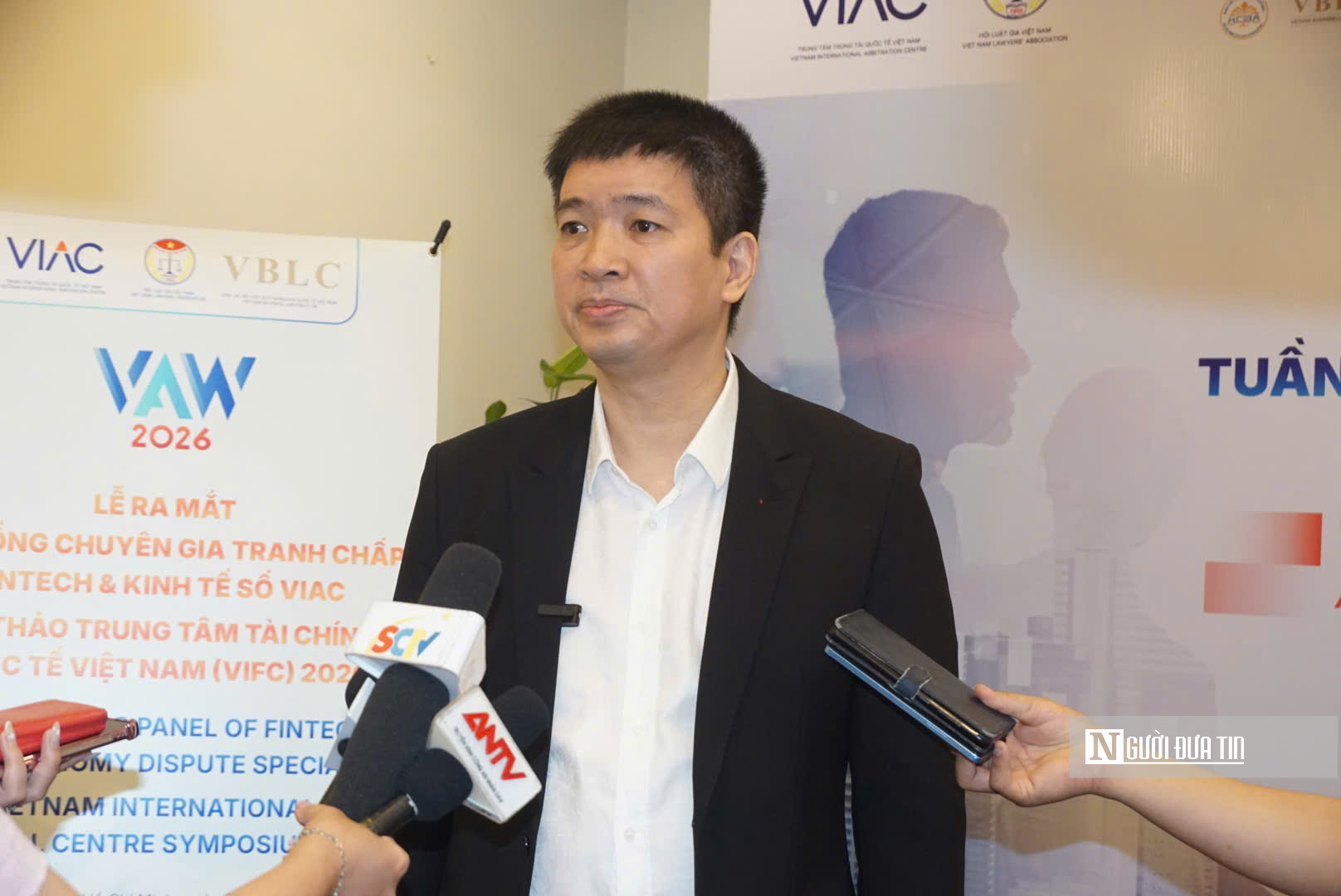 “Không thể xây trung tâm tài chính quốc tế bằng một nền pháp lý cũ”: Góc nhìn thẳng từ các chuyên gia hàng đầu về trọng tài, tài sản số và thể chế- Ảnh 3. “Không thể xây trung tâm tài chính quốc tế bằng một nền pháp lý cũ”: Góc nhìn thẳng từ các chuyên gia hàng đầu về trọng tài, tài sản số và thể chế- Ảnh 3.