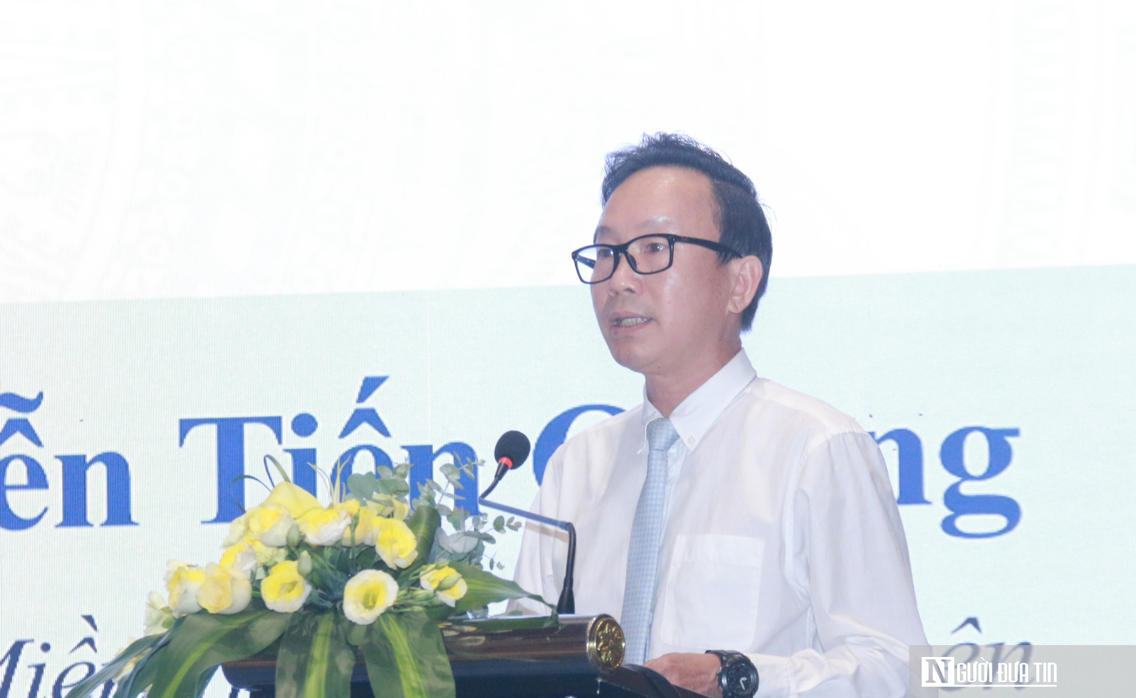 Doanh nghiệp miền Trung xoay xở trước “cơn sóng xanh”- Ảnh 1.