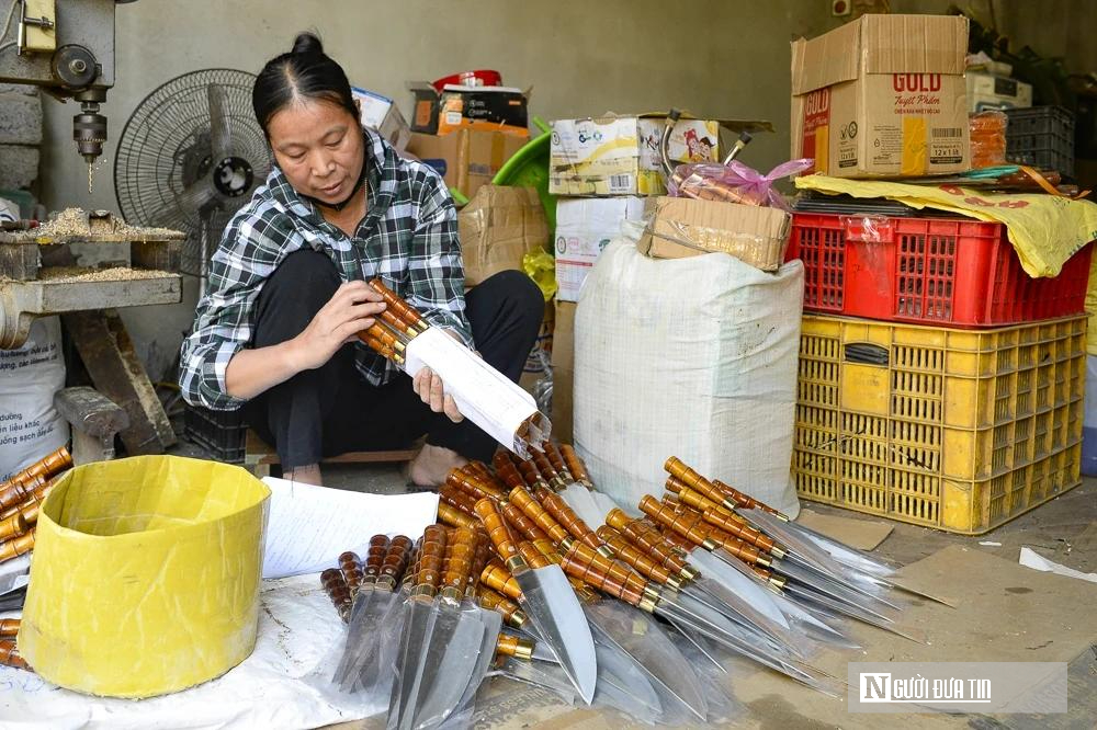 Mưu sinh trong lò rèn 1000 độ giữa đỉnh điểm nắng nóng- Ảnh 9. Mưu sinh trong lò rèn 1000 độ giữa đỉnh điểm nắng nóng- Ảnh 9.