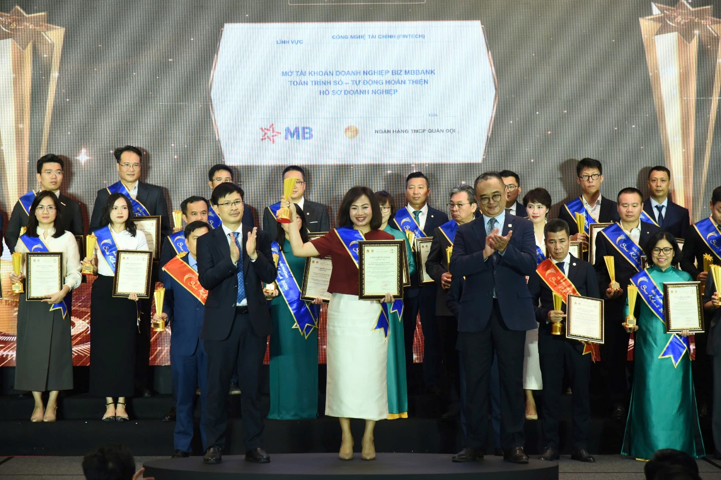 MB ghi dấu ấn với 5 giải thưởng Sao Khuê 2026 - Ảnh 2.