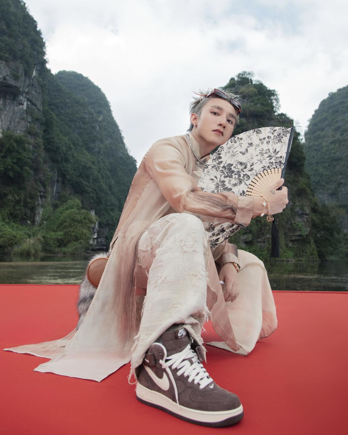 Sơn Tùng M-TP gây sốt mạng xã hội - Ảnh 1.
