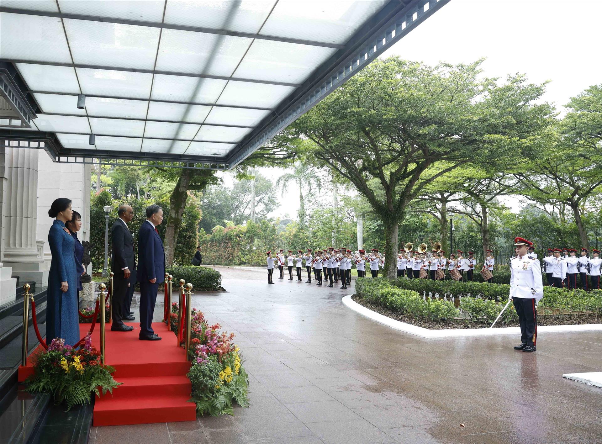 Lễ đón trọng thể Tổng Bí thư, Chủ tịch nước Tô Lâm và Phu nhân thăm Singapore- Ảnh 1. Lễ đón trọng thể Tổng Bí thư, Chủ tịch nước Tô Lâm và Phu nhân thăm Singapore- Ảnh 1.