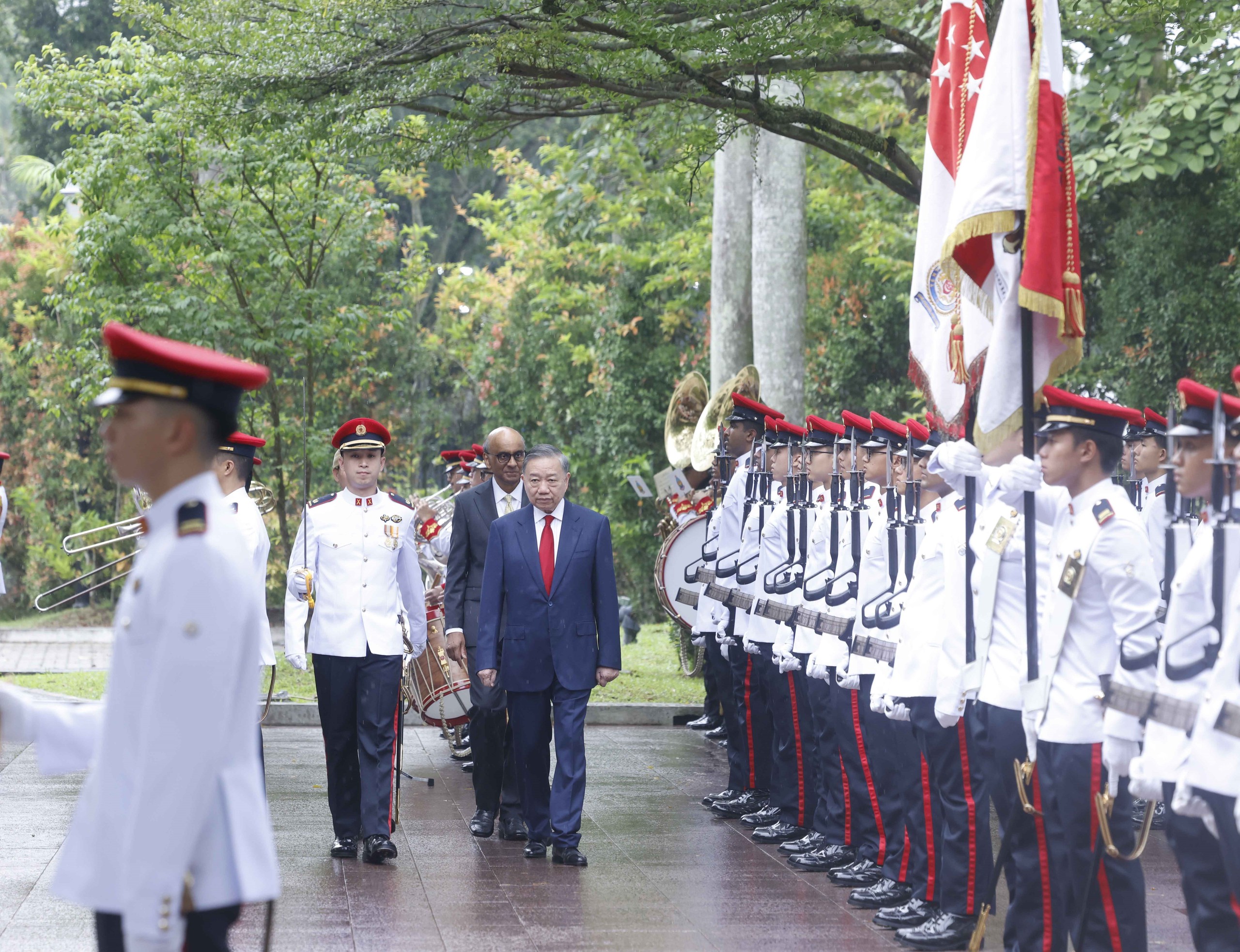 Lễ đón trọng thể Tổng Bí thư, Chủ tịch nước Tô Lâm và Phu nhân thăm Singapore- Ảnh 3. Lễ đón trọng thể Tổng Bí thư, Chủ tịch nước Tô Lâm và Phu nhân thăm Singapore- Ảnh 3.