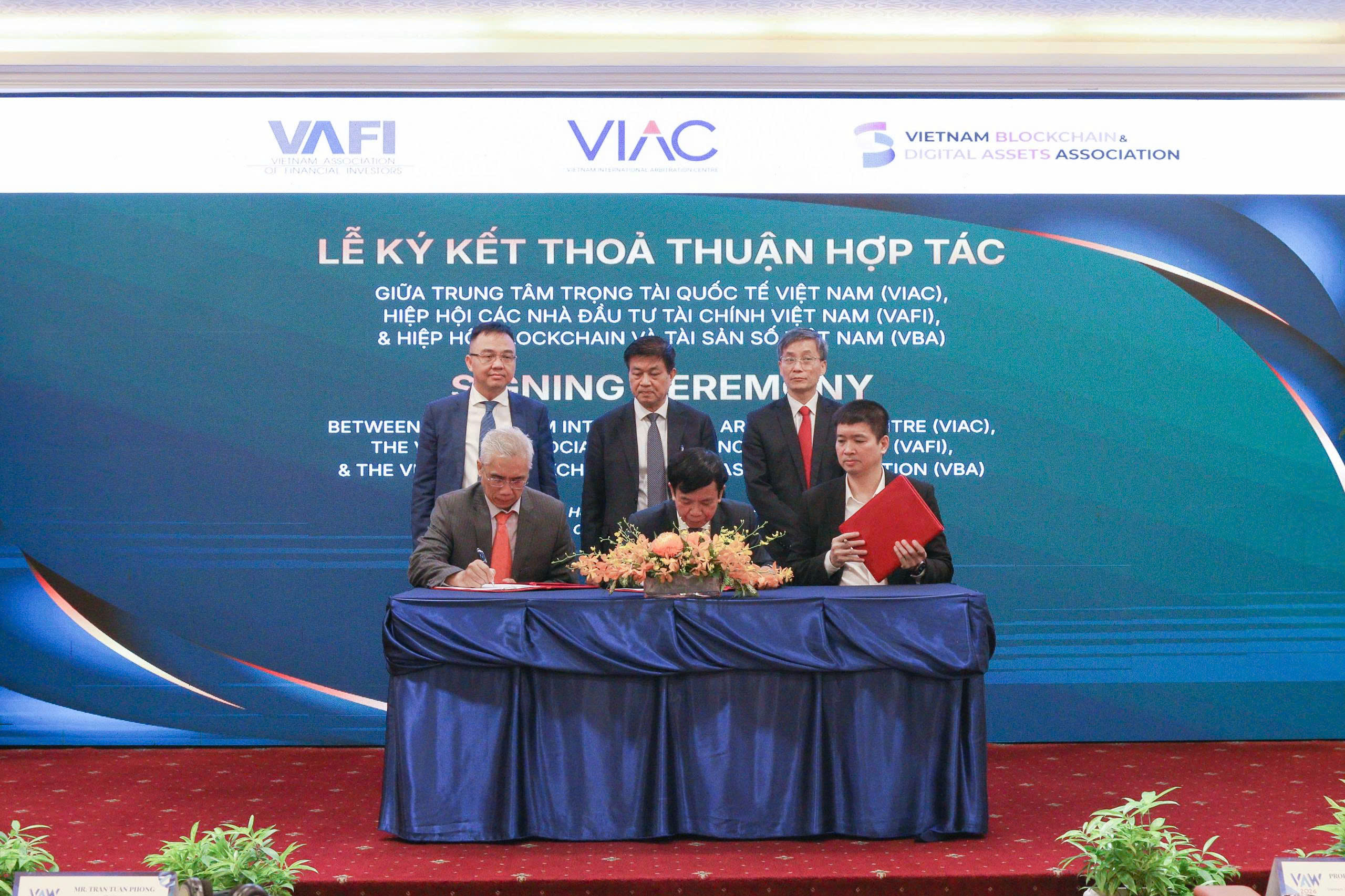Ra mắt hội đồng chuyên gia giải quyết tranh chấp FinTech, “dọn đường” cho Trung tâm Tài chính Quốc tế- Ảnh 6. Ra mắt hội đồng chuyên gia giải quyết tranh chấp FinTech, “dọn đường” cho Trung tâm Tài chính Quốc tế- Ảnh 6.