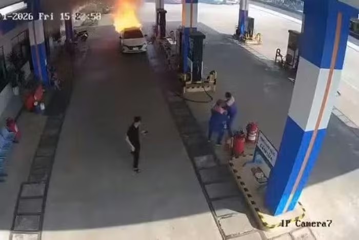 Vụ cháy ô tô làm 2 người tử vong ở Đà Nẵng: Lời khai của tài xế- Ảnh 1.
