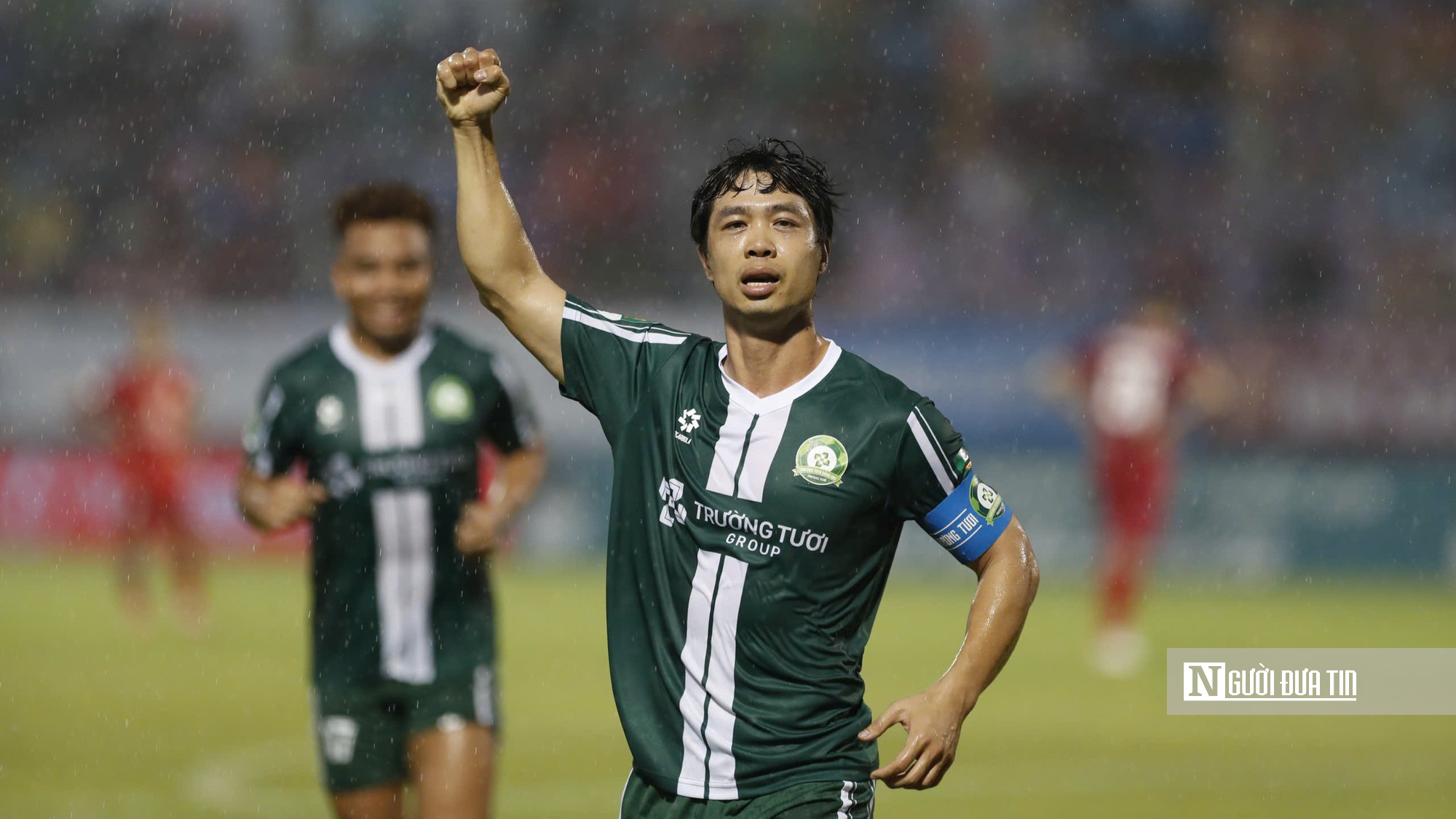 Trường Tươi Đồng Nai v&ocirc; địch trong mưa, ch&iacute;nh thức gi&agrave;nh v&eacute; l&ecirc;n V.League- Ảnh 3.