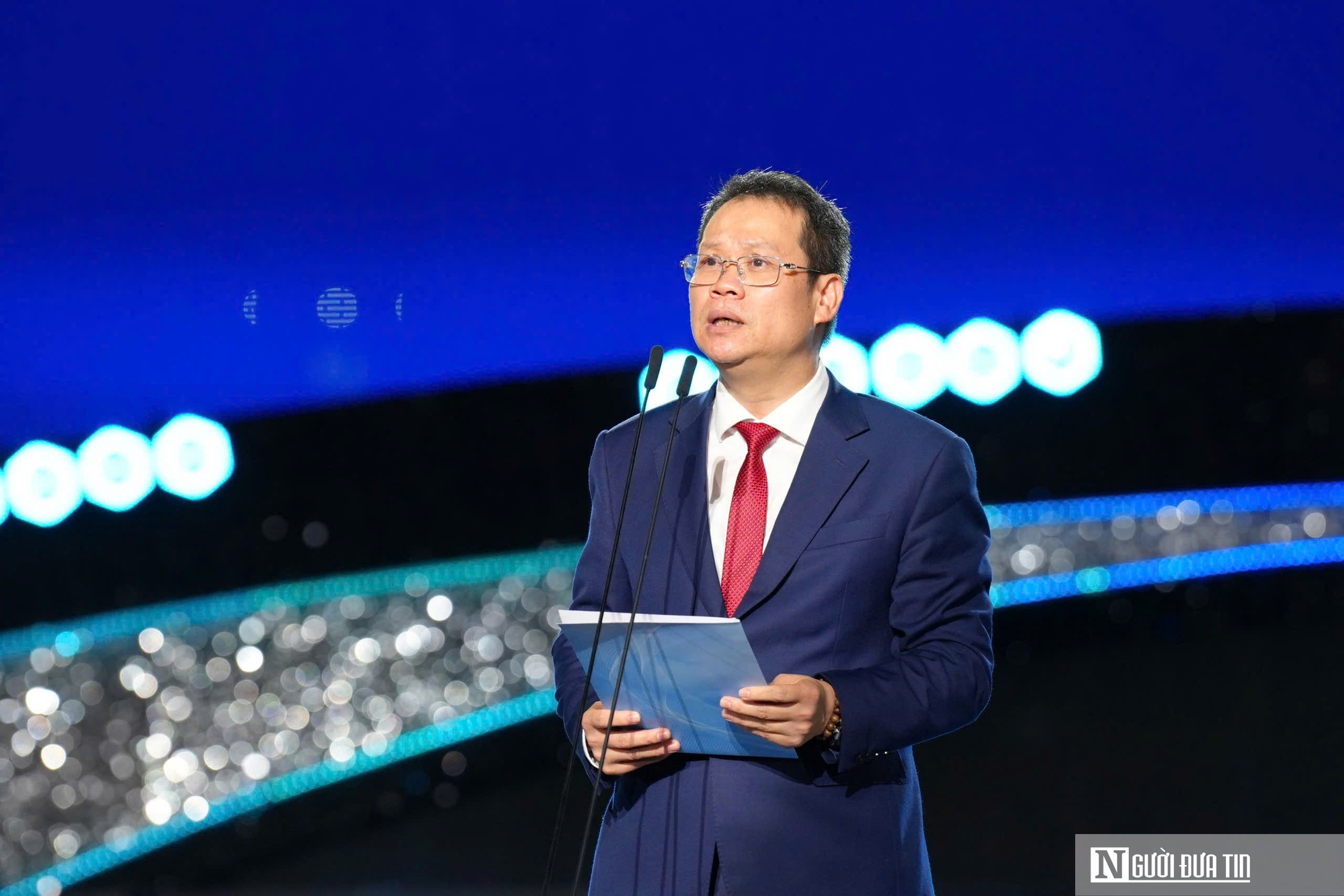 Hai c&acirc;u chuyện rực s&aacute;ng tr&ecirc;n bầu trời s&ocirc;ng H&agrave;n- Ảnh 1.