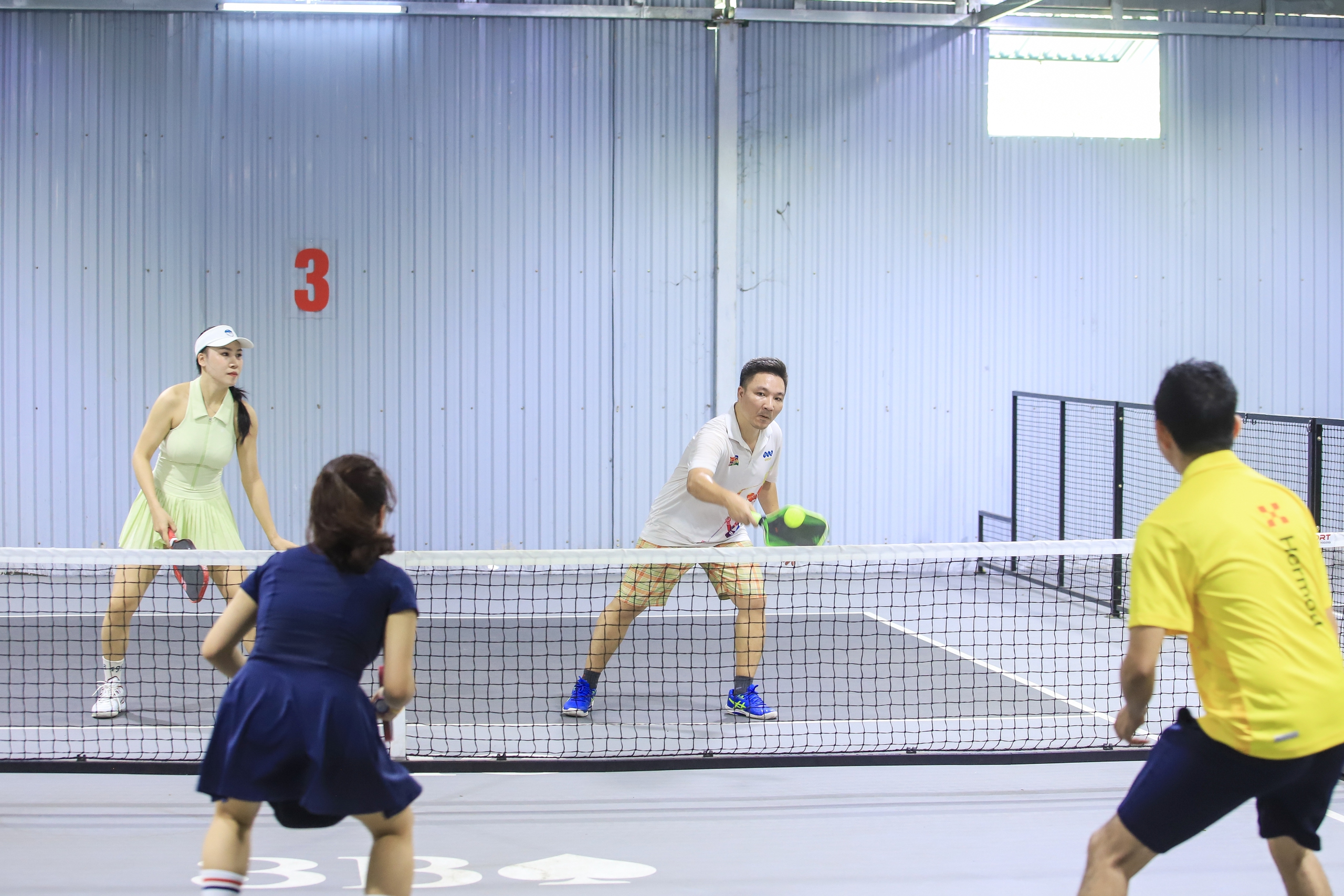 S&ocirc;i nổi giải giao lưu Pickleball nh&acirc;n kỷ niệm 69 năm th&agrave;nh lập NXB Gi&aacute;o dục Việt Nam - Ảnh 2.