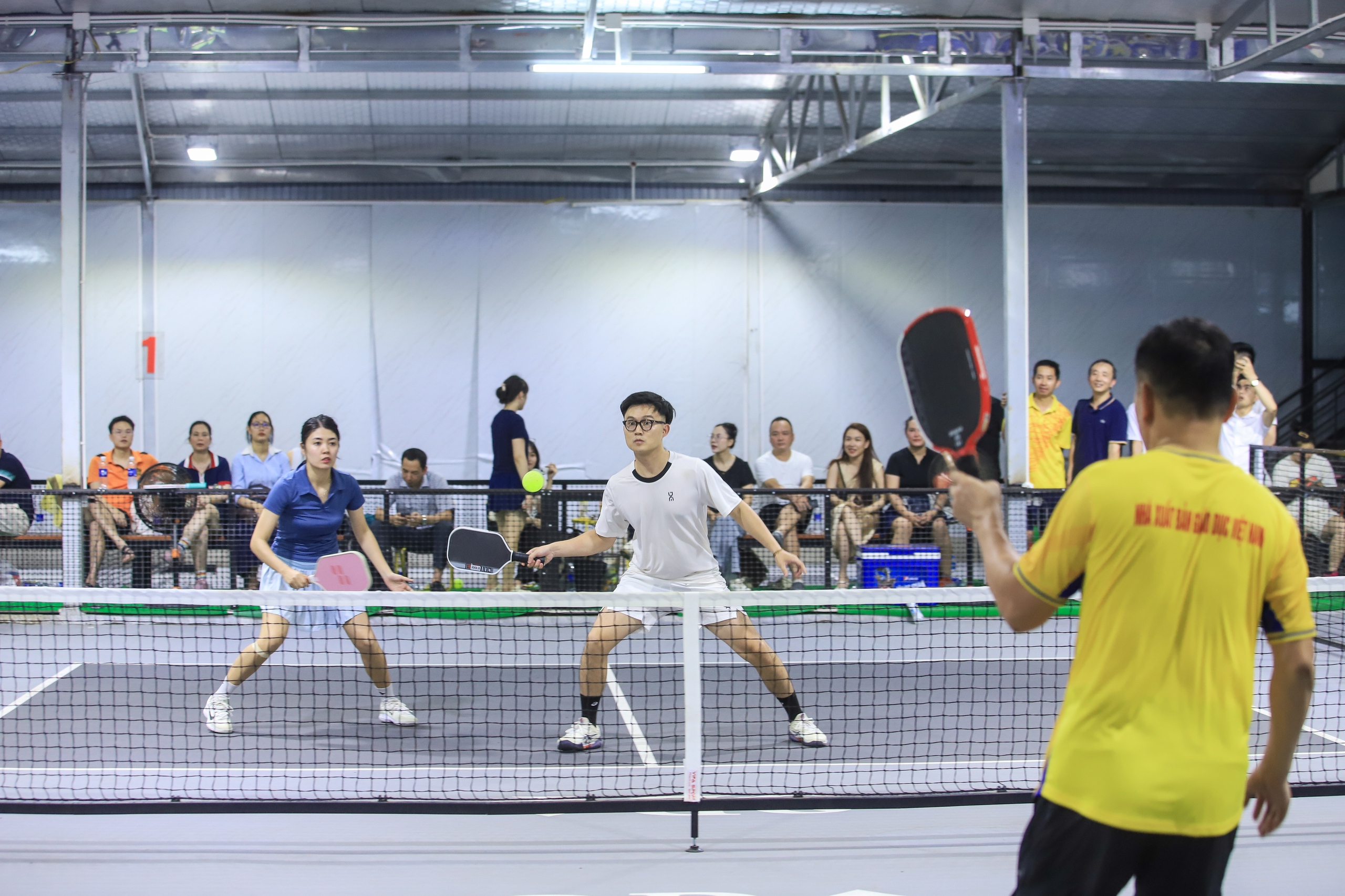 S&ocirc;i nổi giải giao lưu Pickleball nh&acirc;n kỷ niệm 69 năm th&agrave;nh lập NXB Gi&aacute;o dục Việt Nam - Ảnh 11.
