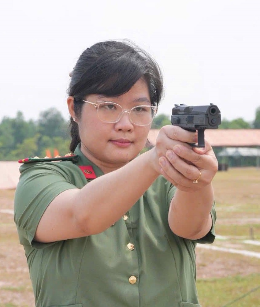 Đội nắng bám thao trường, những “bông hồng thép” Công an Huế quyết chinh phục hội thao lớn- Ảnh 3.