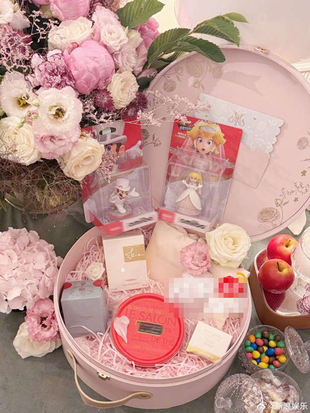 Thiên thần Victoria's Secret Hề Mộng Dao và thiếu gia trùm sòng bạc Macau tổ chức hôn lễ gây bão truyền thông- Ảnh 4. Thiên thần Victoria's Secret Hề Mộng Dao và thiếu gia trùm sòng bạc Macau tổ chức hôn lễ gây bão truyền thông- Ảnh 4.