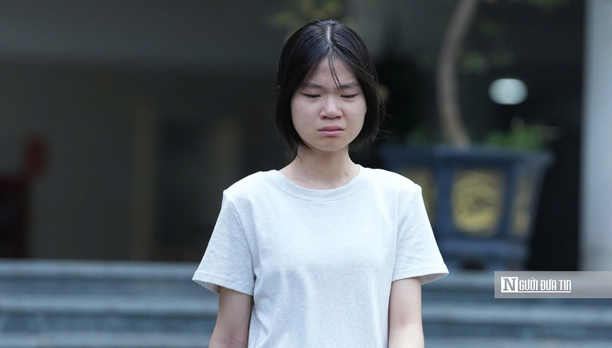 Đề Toán thi vào 10 Hà Nội: Tính phân hóa cao, thí sinh bật khóc khi rời phòng thi - Ảnh 5.